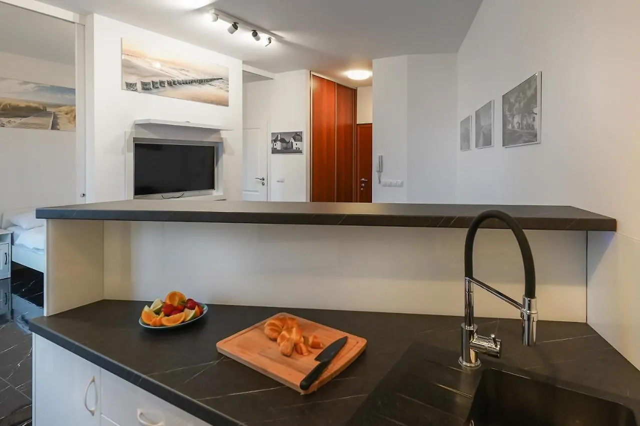 K&Z Suits Warsaw Apartment